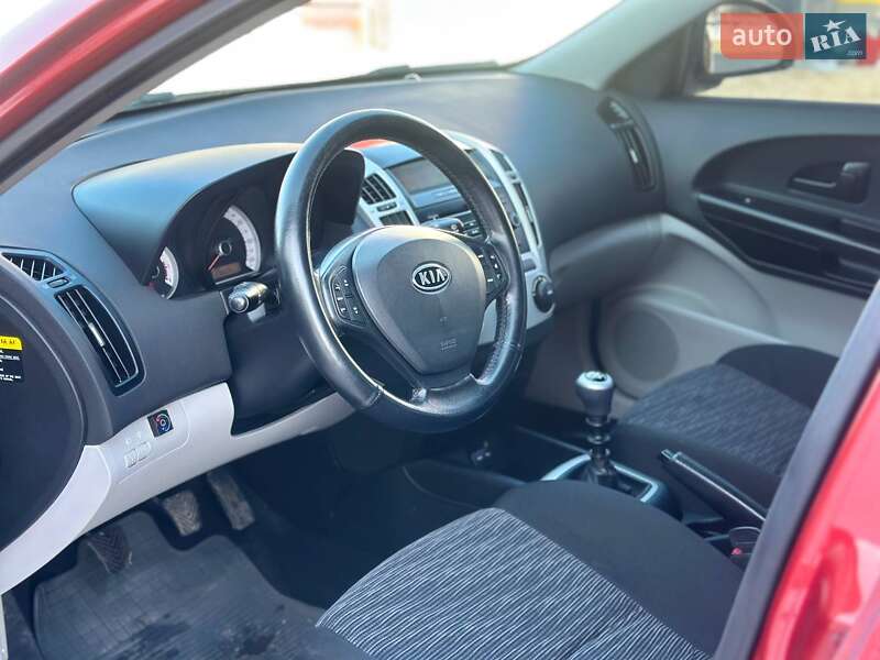 Хетчбек Kia Ceed 2007 в Хмельницькому