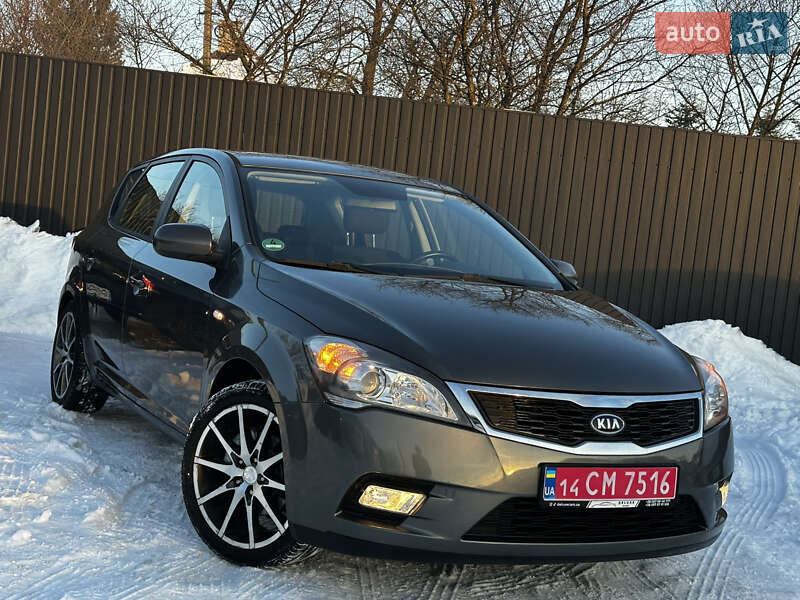Хэтчбек Kia Ceed 2010 в Дрогобыче