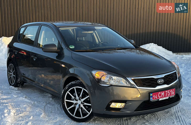 Хэтчбек Kia Ceed 2010 в Дрогобыче