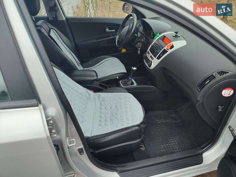 Універсал Kia Ceed 2008 в Шацьку