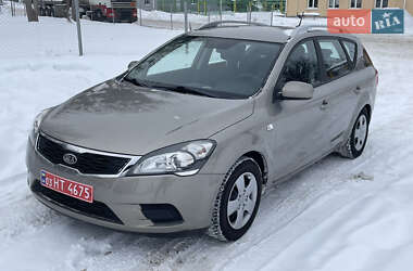 Универсал Kia Ceed 2010 в Луцке