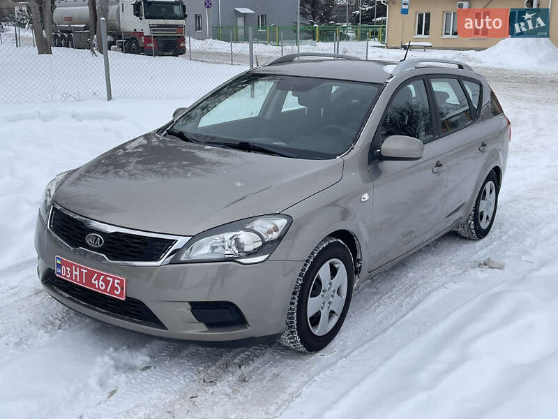 Універсал Kia Ceed 2010 в Луцьку