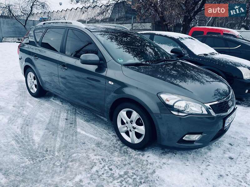 Универсал Kia Ceed 2009 в Днепре фото 2 Универсал Kia Ceed 2009 в Днепре