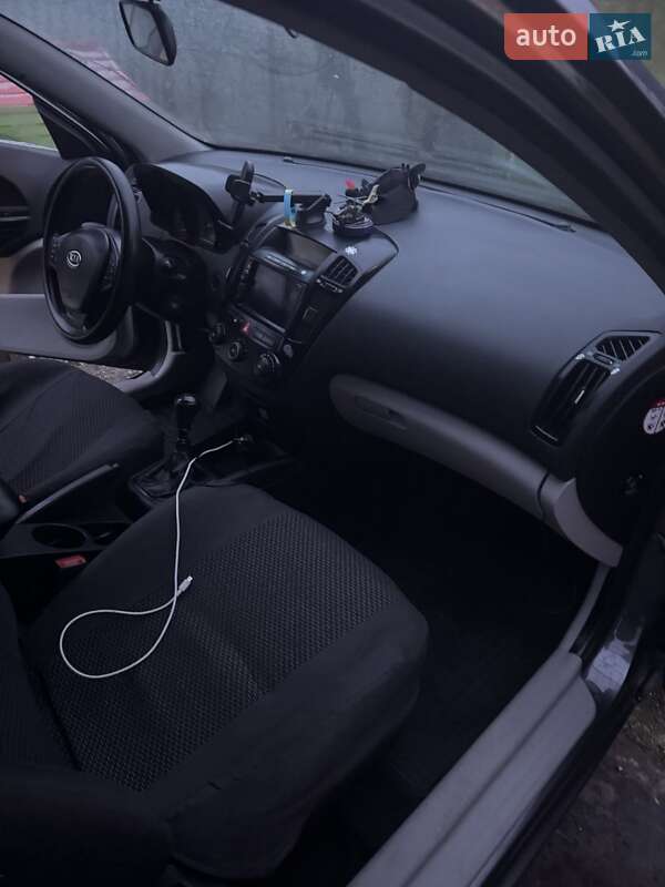 Хетчбек Kia Ceed 2008 в Грейгово