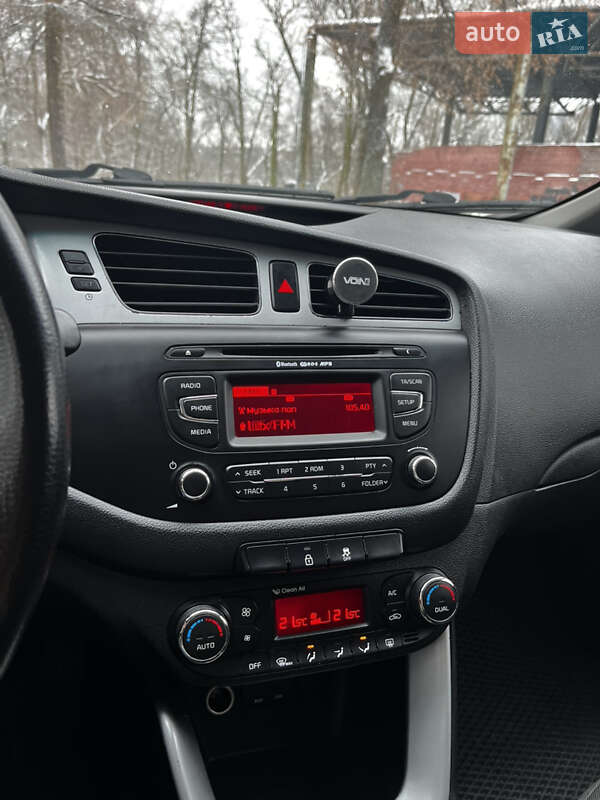 Універсал Kia Ceed 2012 в Чернігові фото 12 Універсал Kia Ceed 2012 в Чернігові