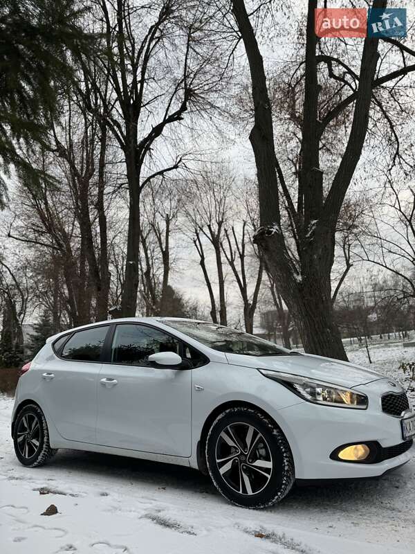 Хетчбек Kia Ceed 2015 в Києві фото 27 Хетчбек Kia Ceed 2015 в Києві
