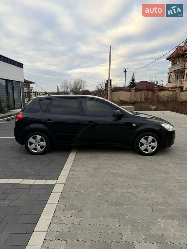 Хэтчбек Kia Ceed 2007 в Ужгороде