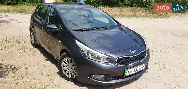 Хэтчбек Kia Ceed 2012 в Киеве