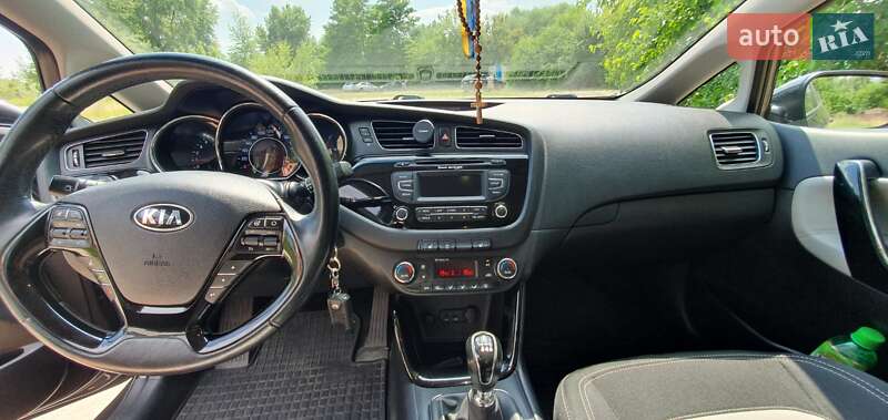 Хэтчбек Kia Ceed 2012 в Киеве