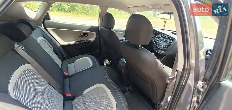 Хэтчбек Kia Ceed 2012 в Киеве