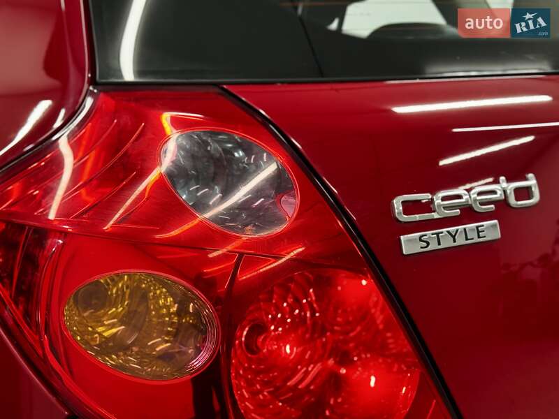 Хетчбек Kia Ceed 2007 в Стрию