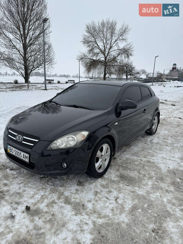 Хэтчбек Kia Ceed 2008 в Черкассах фото Хэтчбек Kia Ceed 2008 в Черкассах