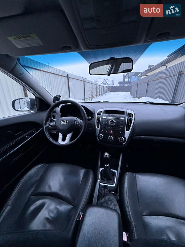 Универсал Kia Ceed 2010 в Луцке