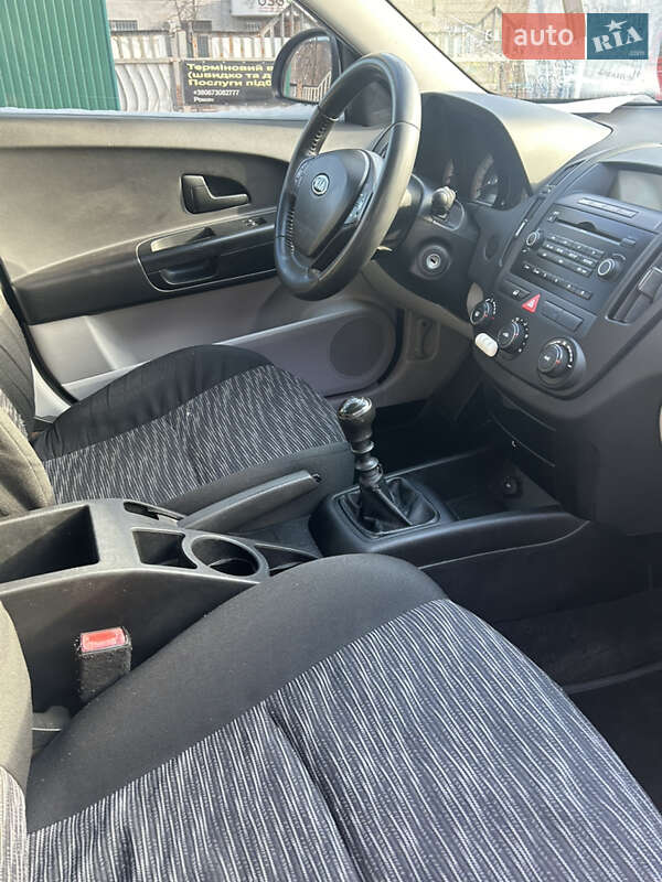 Хетчбек Kia Ceed 2007 в Запоріжжі фото 14 Хетчбек Kia Ceed 2007 в Запоріжжі