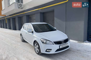 Хэтчбек Kia Ceed 2010 в Виннице