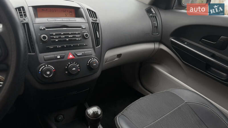 Хэтчбек Kia Ceed 2007 в Киеве фото 18 Хэтчбек Kia Ceed 2007 в Киеве