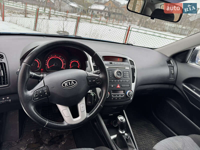 Універсал Kia Ceed 2012 в Острозі фото 11 Універсал Kia Ceed 2012 в Острозі