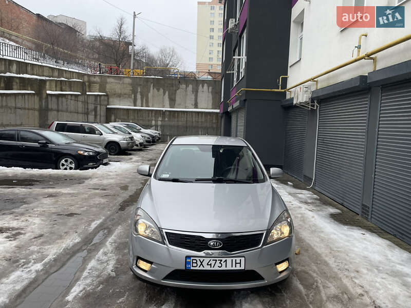 Хетчбек Kia Ceed 2009 в Хмельницькому фото 4 Хетчбек Kia Ceed 2009 в Хмельницькому
