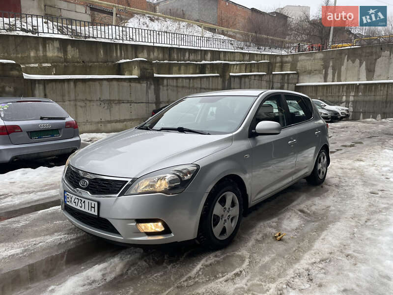 Хетчбек Kia Ceed 2009 в Хмельницькому фото 9 Хетчбек Kia Ceed 2009 в Хмельницькому