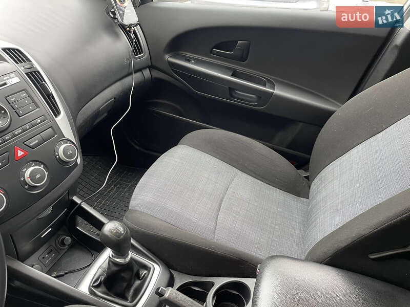 Хетчбек Kia Ceed 2009 в Хмельницькому фото 20 Хетчбек Kia Ceed 2009 в Хмельницькому