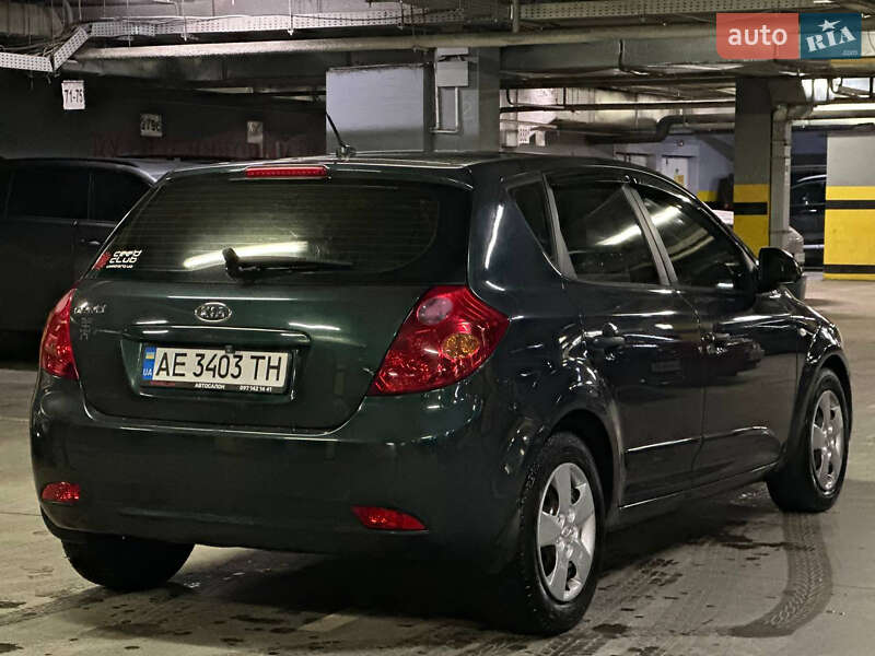 Хэтчбек Kia Ceed 2009 в Днепре