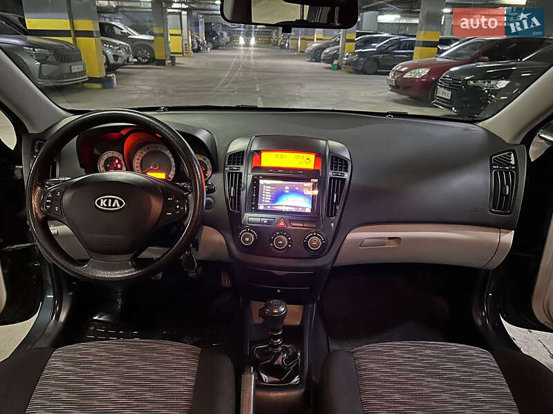 Хэтчбек Kia Ceed 2009 в Днепре