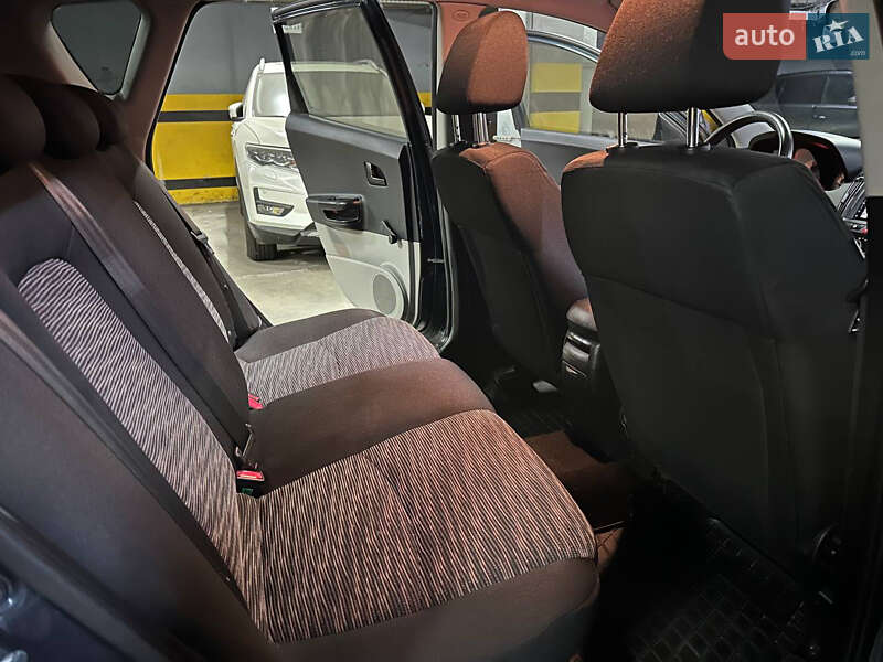 Хэтчбек Kia Ceed 2009 в Днепре