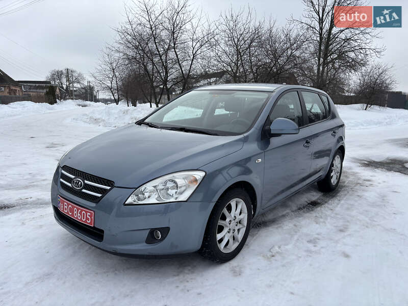 Хэтчбек Kia Ceed 2008 в Хороле фото 5 Хэтчбек Kia Ceed 2008 в Хороле