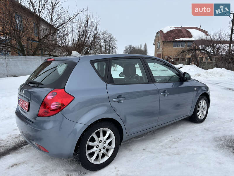 Хэтчбек Kia Ceed 2008 в Хороле фото 7 Хэтчбек Kia Ceed 2008 в Хороле
