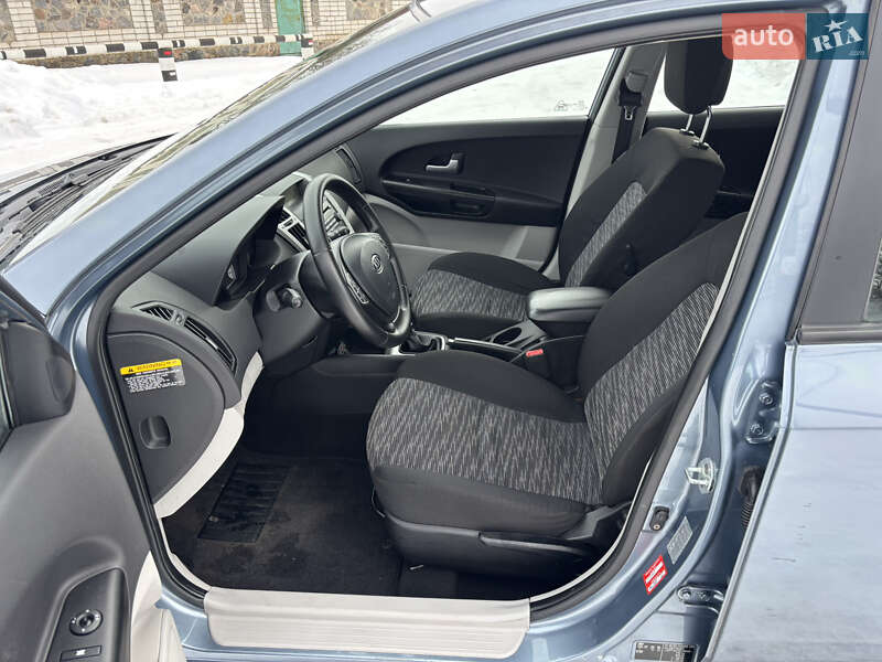 Хэтчбек Kia Ceed 2008 в Хороле фото 15 Хэтчбек Kia Ceed 2008 в Хороле
