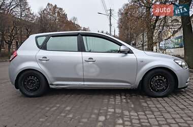 Хэтчбек Kia Ceed 2009 в Чугуеве