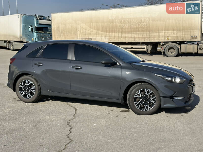 Хэтчбек Kia Ceed 2022 в Запорожье