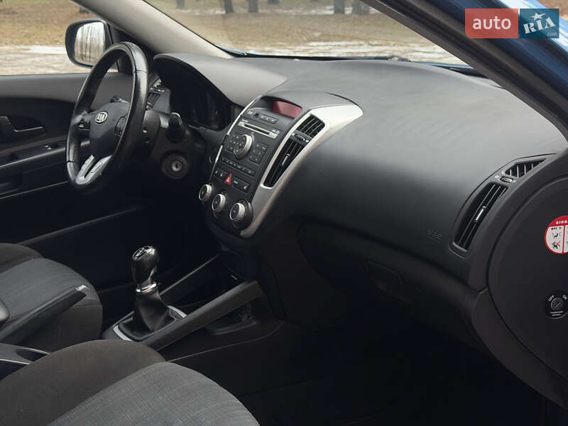 Универсал Kia Ceed 2010 в Каменском фото 11 Универсал Kia Ceed 2010 в Каменском