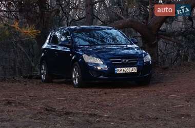 Хэтчбек Kia Ceed 2008 в Запорожье