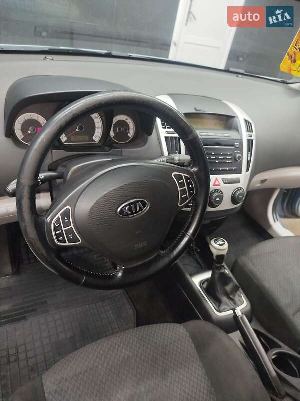 Хетчбек Kia Ceed 2007 в Кам'янському