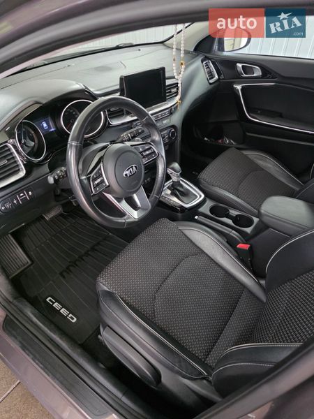 Хэтчбек Kia Ceed 2019 в Сарнах