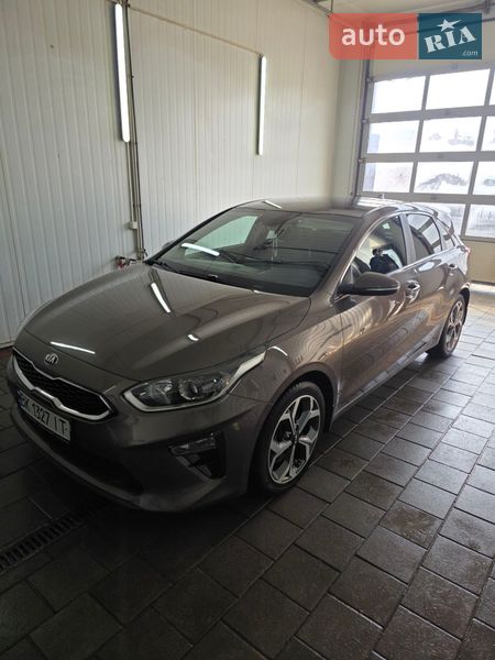 Хэтчбек Kia Ceed 2019 в Сарнах