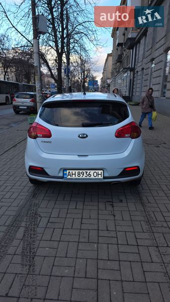 Хэтчбек Kia Ceed 2013 в Днепре