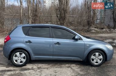 Хэтчбек Kia Ceed 2008 в Украинке