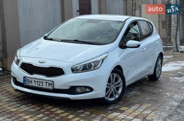 Хэтчбек Kia Ceed 2012 в Одессе