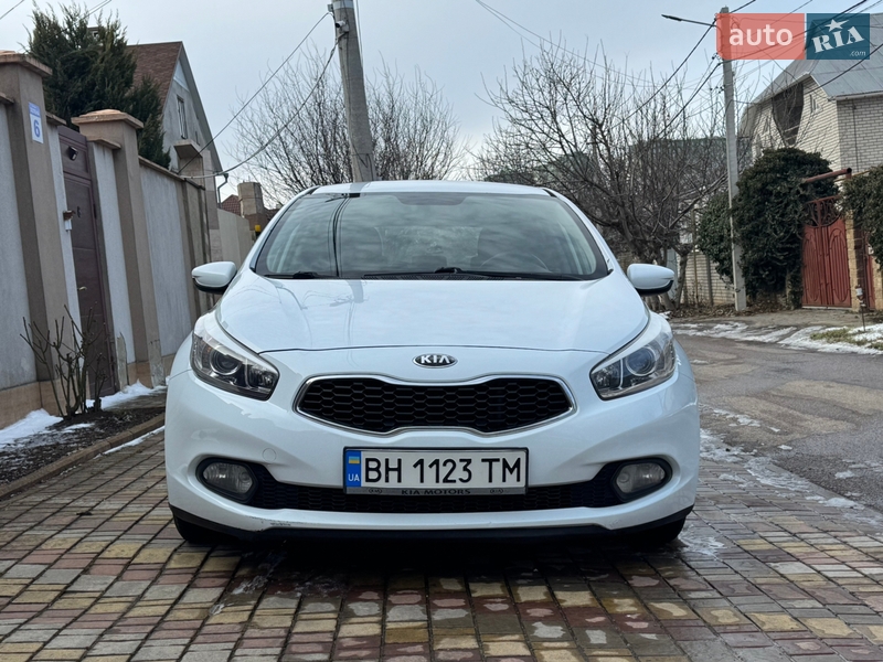 Хэтчбек Kia Ceed 2012 в Одессе