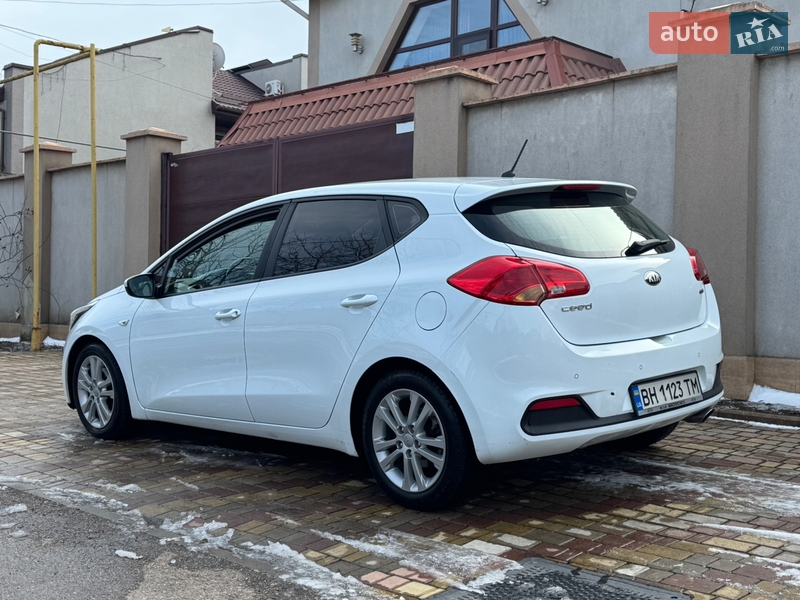 Хэтчбек Kia Ceed 2012 в Одессе