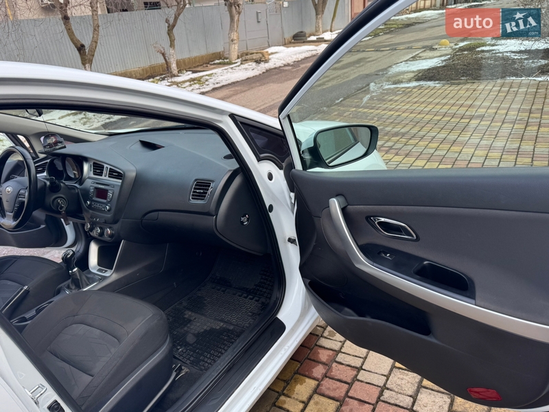 Хэтчбек Kia Ceed 2012 в Одессе