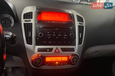 Хэтчбек Kia Ceed 2008 в Стрые