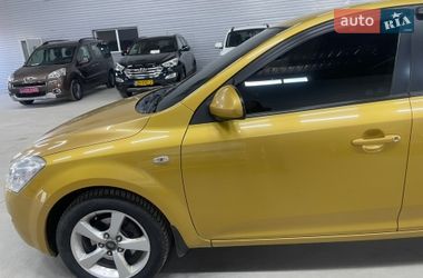 Хэтчбек Kia Ceed 2008 в Стрые