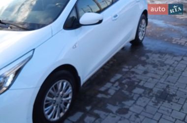 Хэтчбек Kia Ceed 2012 в Львове