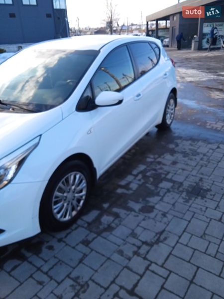 Хэтчбек Kia Ceed 2012 в Львове