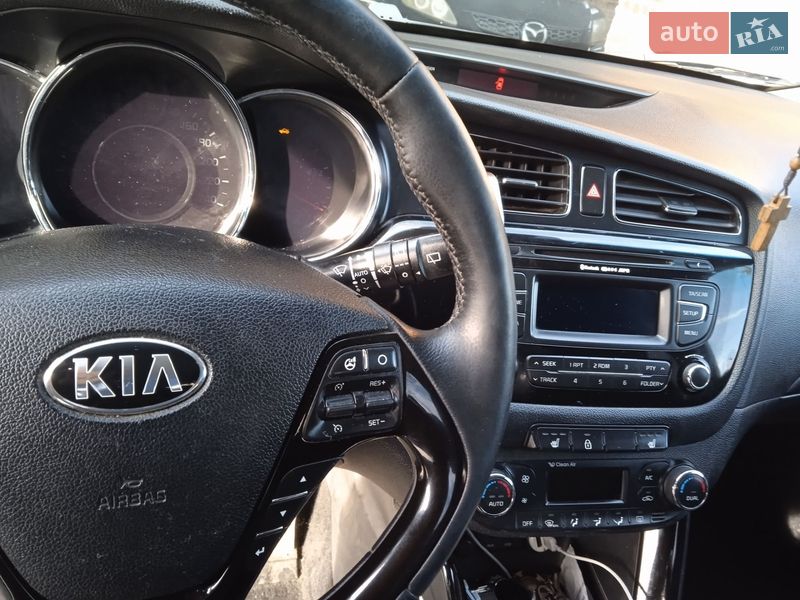 Хэтчбек Kia Ceed 2012 в Львове