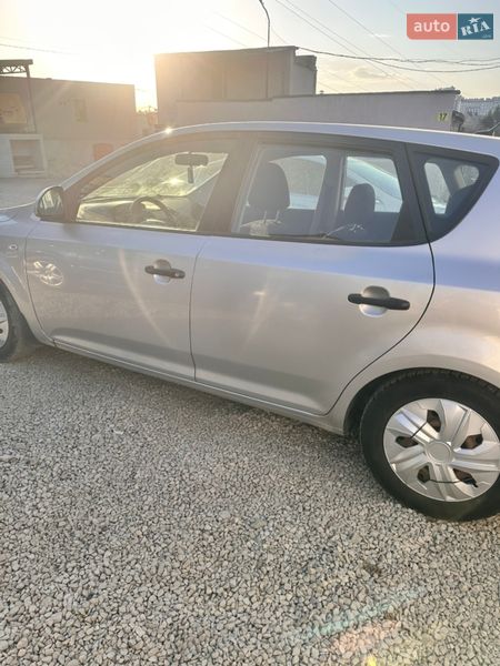 Хэтчбек Kia Ceed 2008 в Львове