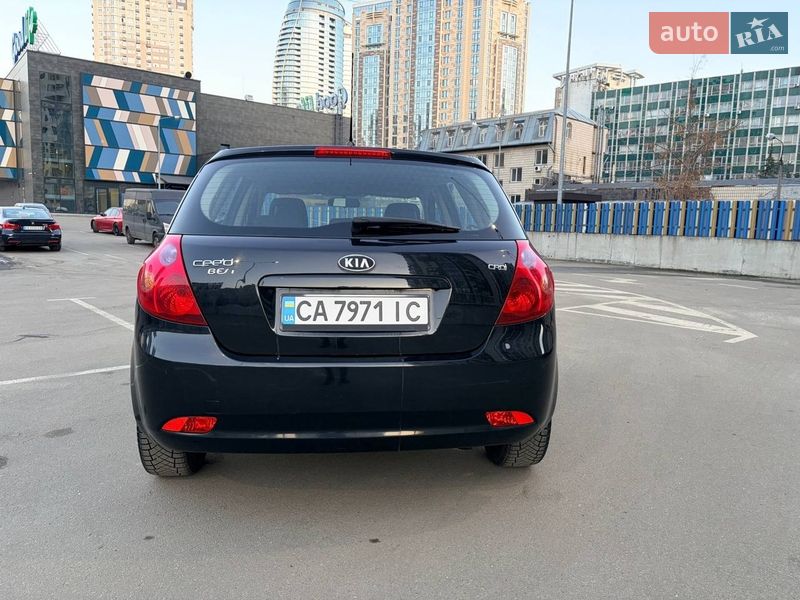 Хэтчбек Kia Ceed 2009 в Киеве